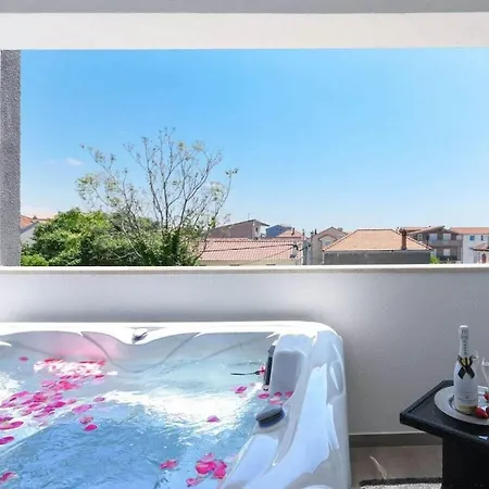 Rooftop Heated Pool Jelena