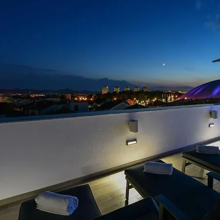Βίλα Rooftop Heated Pool Jelena *